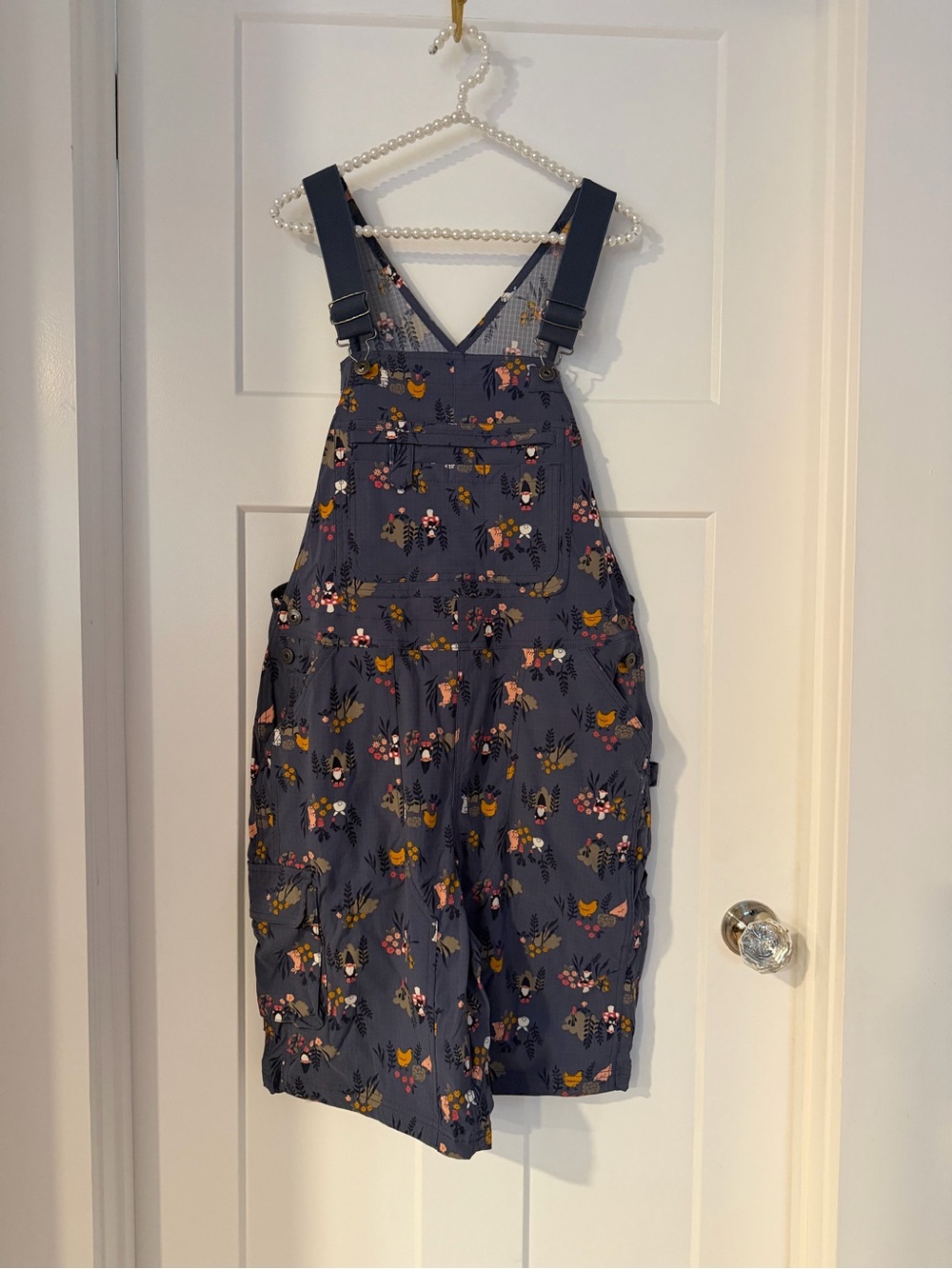 Duluth Trading Co Navy Floral Bib Overall short 🩳
